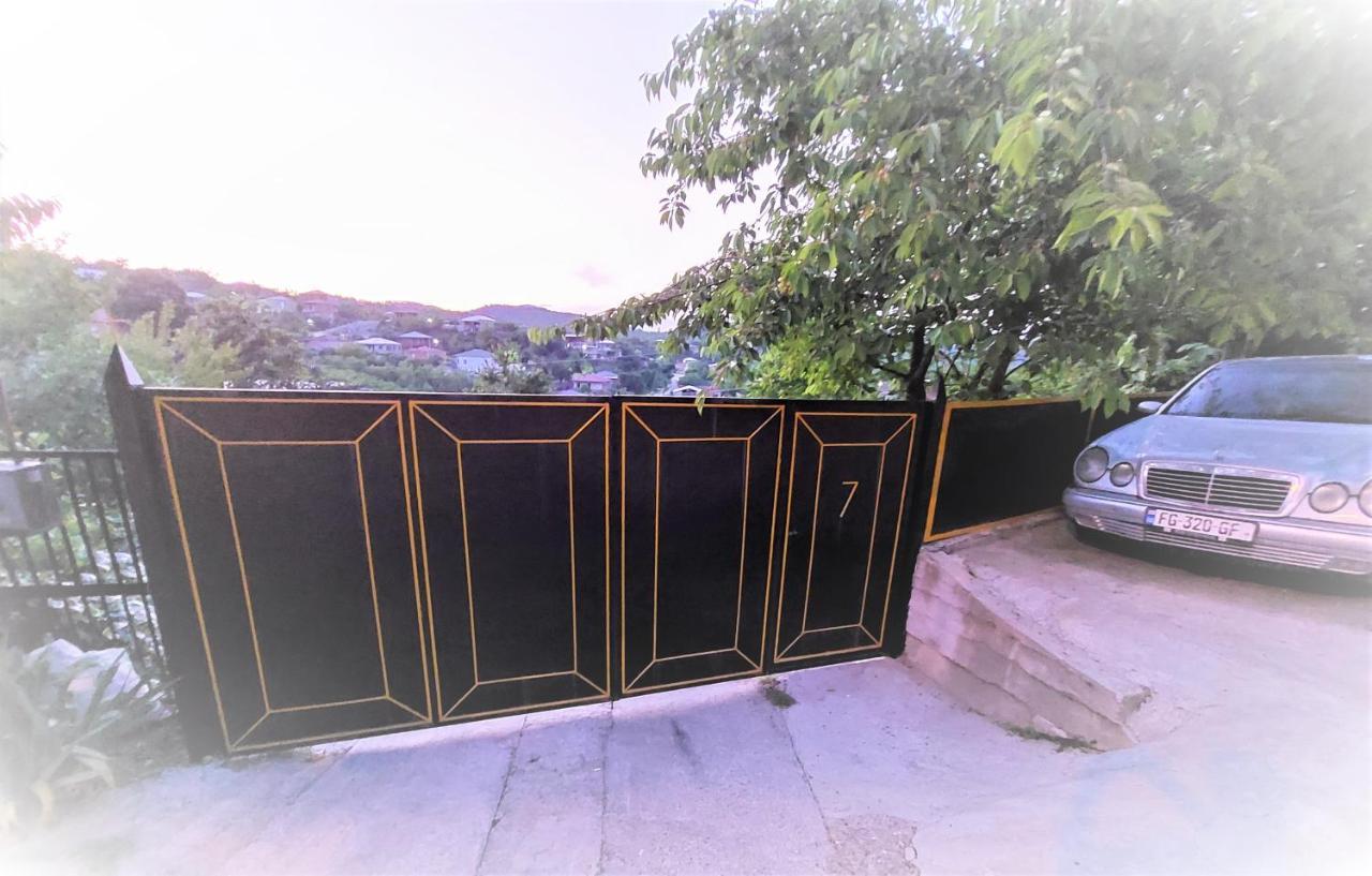 Apartment Beso Kutaisi Luaran gambar